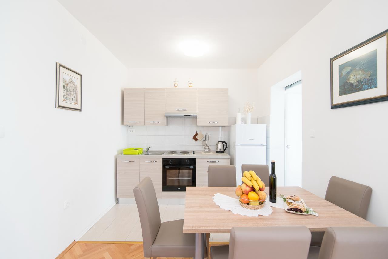 Apartment Seventh Heaven ポドストラナ エクステリア 写真